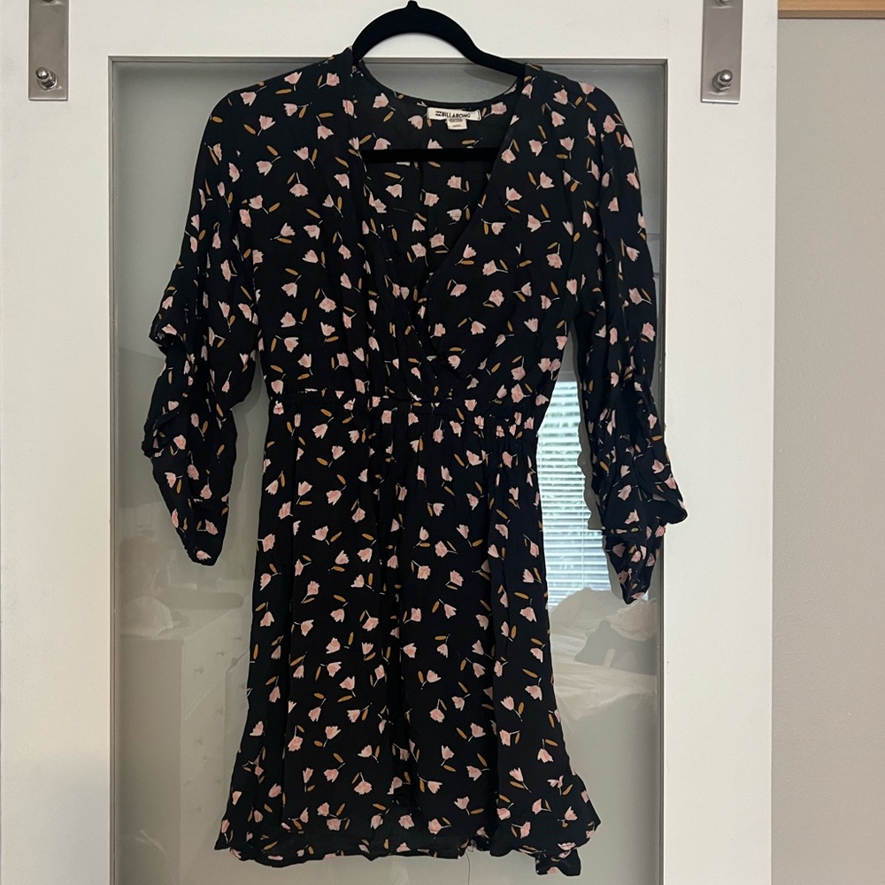 Navy floral flutter elbow sleeve